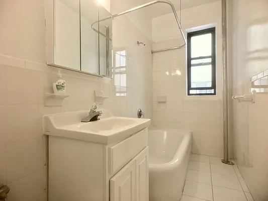 Rented by Sovereign Associates | media 11