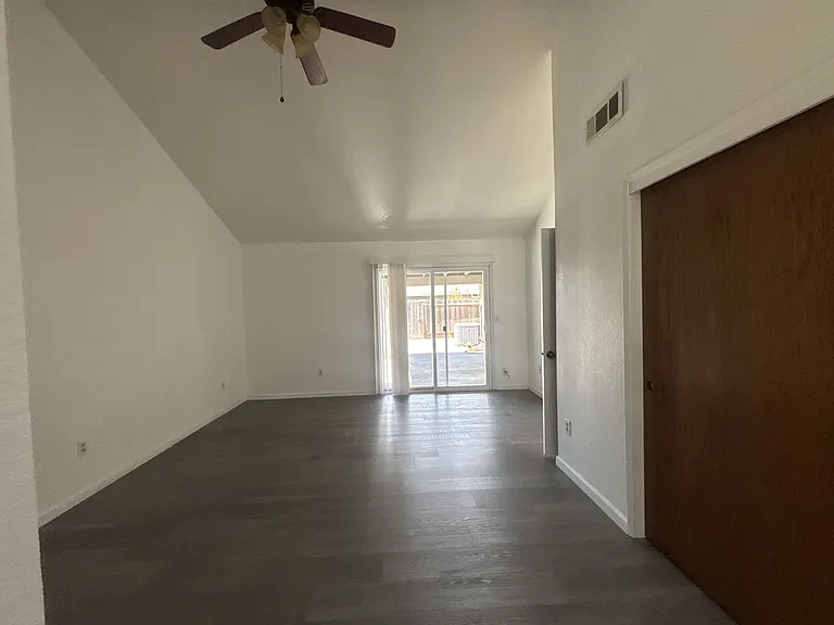5208 Maximillian Dr — Photo 12