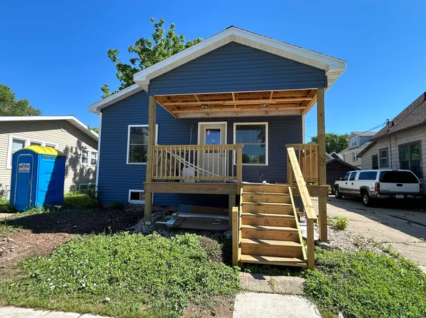 828 School Pl, Green Bay, WI 54303