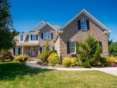 5725 Mabe Dr, Oak Ridge, NC, 27310