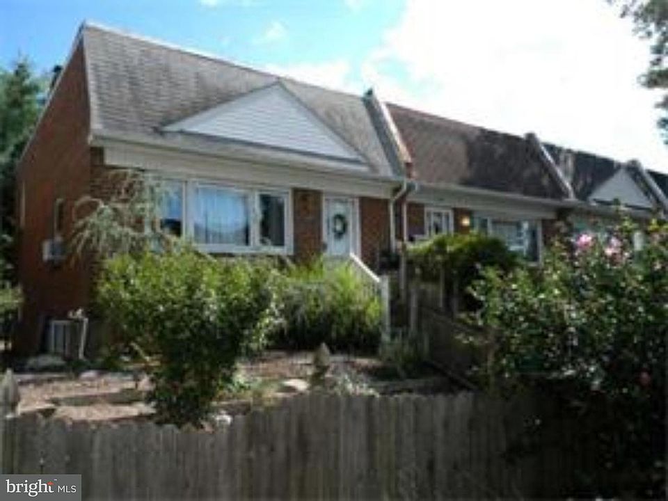 2nd image of 1167 Callowhill St