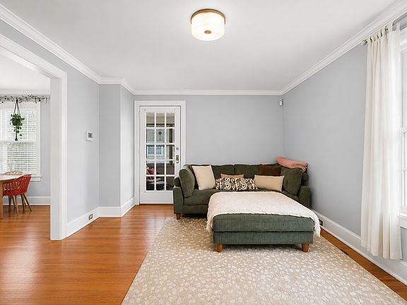 4th image of 50 Washington Cir