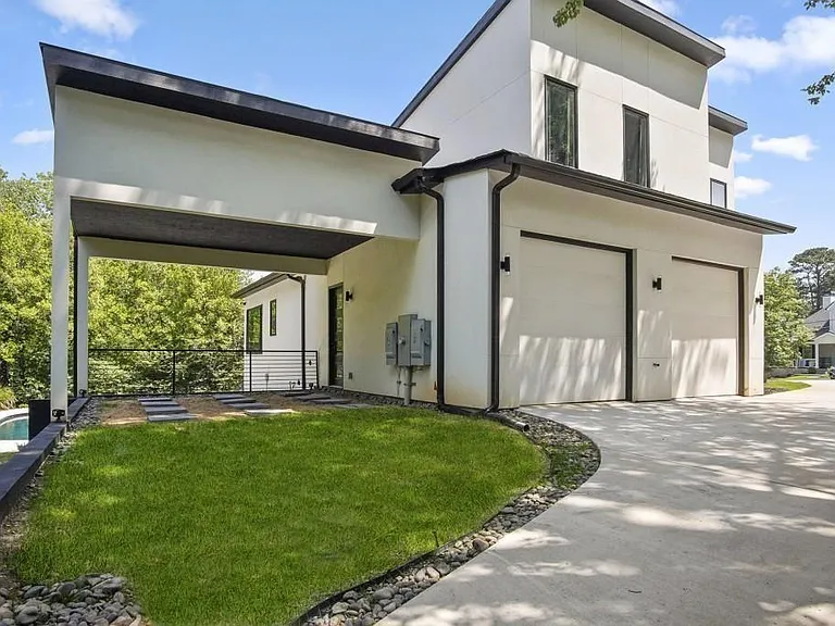 1756 N Akin Dr NE — Photo 39
