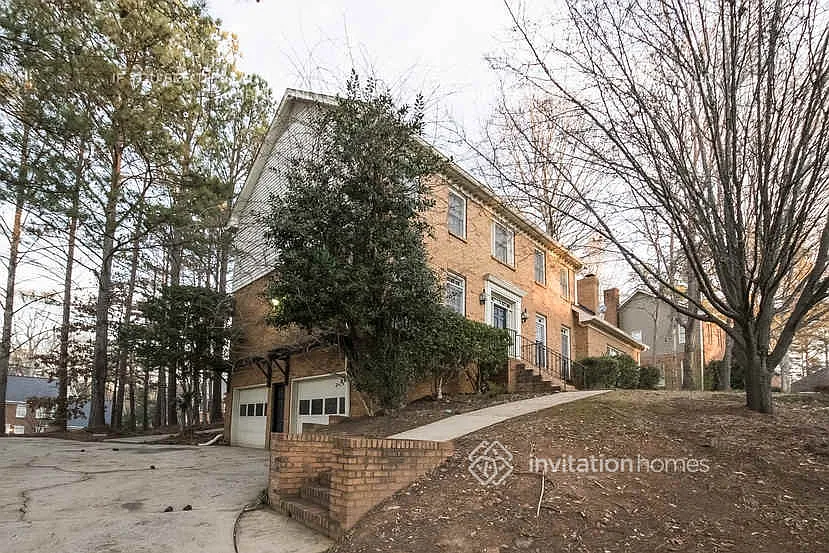 725 Redlion Run Alpharetta, GA 30022 — Photo 2