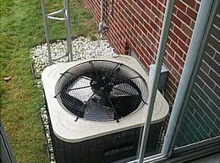 2838 E Sullivan Rd, Toledo, OH 43613