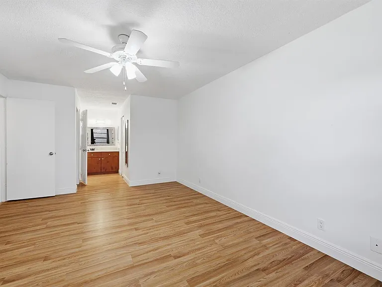 301 Lakewood Dr #8A — Photo 15