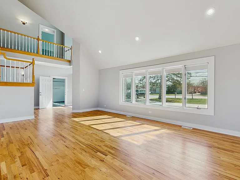 1838 N Windsor Dr — Photo 5