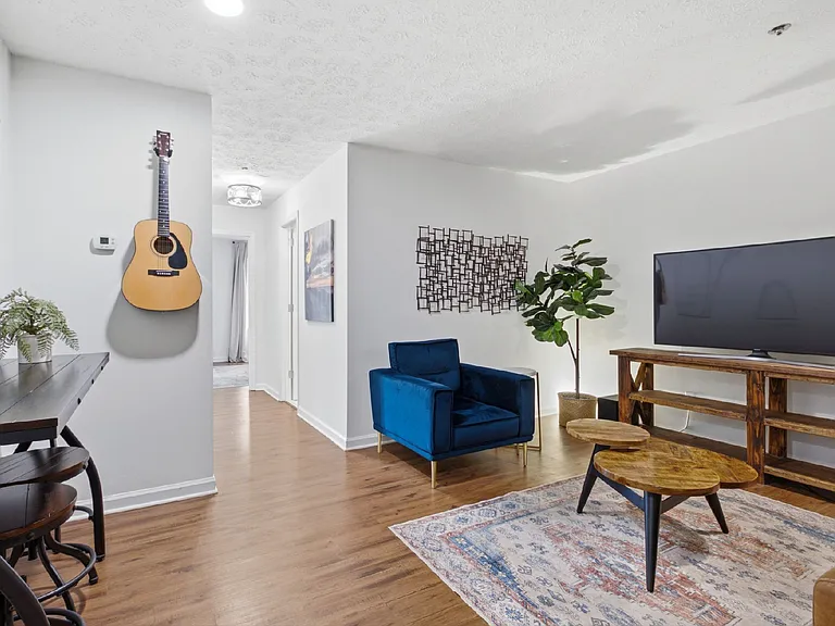 1808 State St #311 — Photo 5