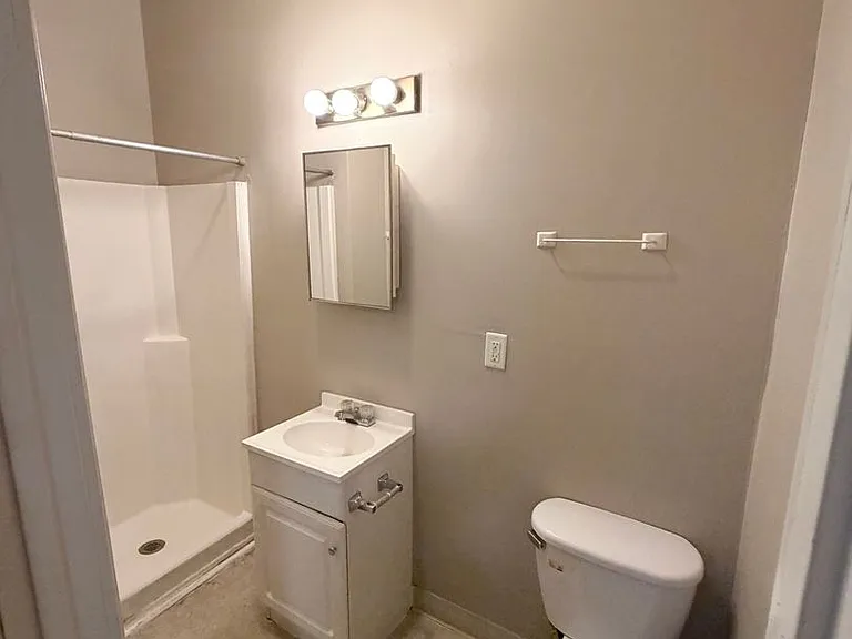 1031 Hartford St — Photo 42