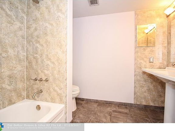 4th image of 2881 NE 33rd Ct APT 9E
