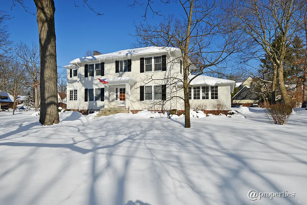 1387 Scott Ave photo 1