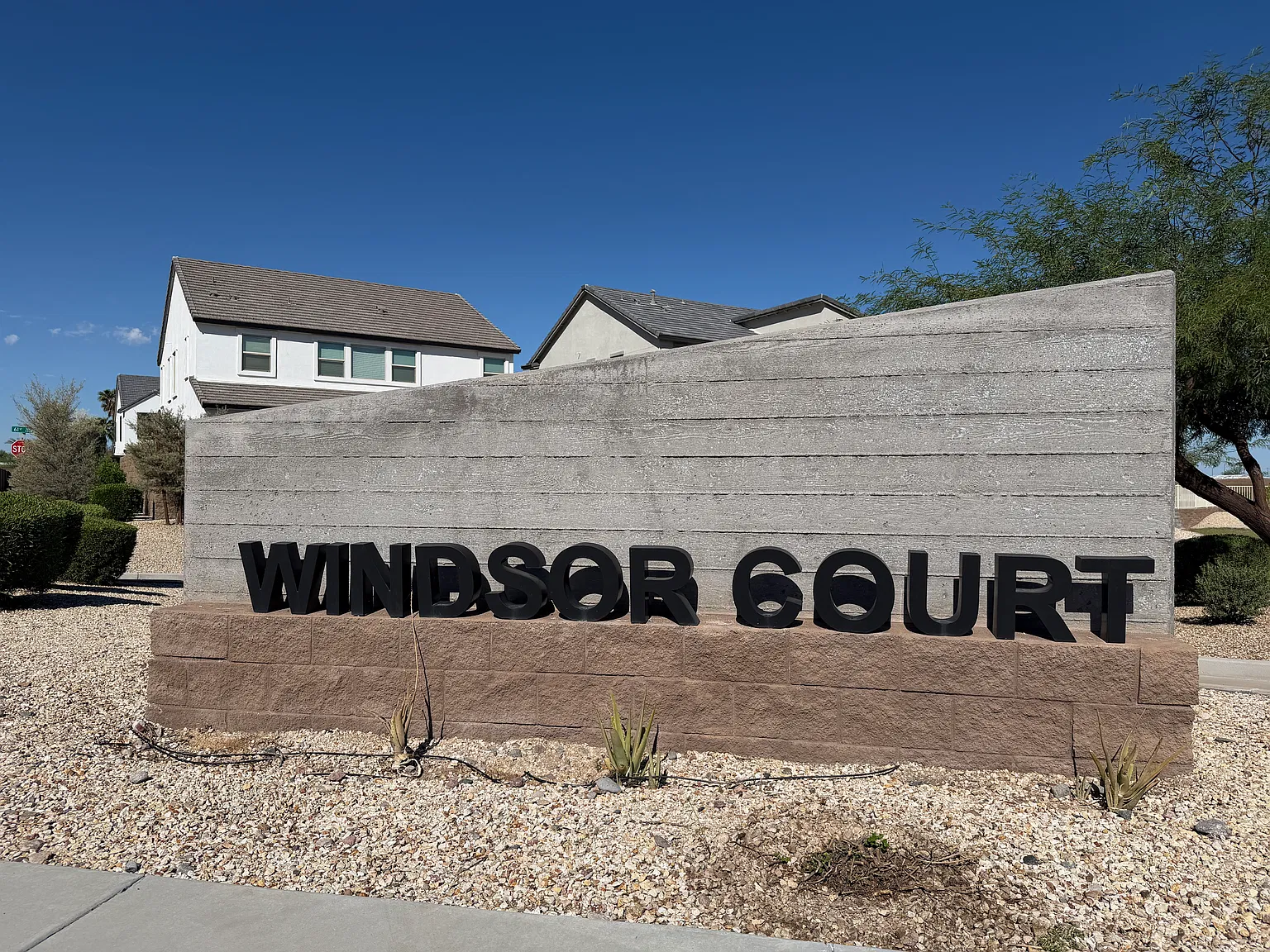 5 bed, 3.0 bath, 2681 sqft, $2,795 — Photo 3
