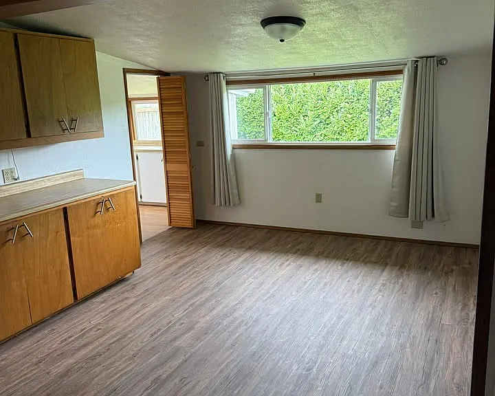 1726 Grant St — Photo 11