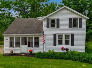 7228 Rapids Rd, Lockport, NY 14094