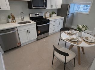 83 Chelsea St #3, Boston, MA 02128