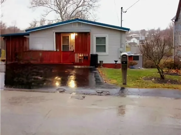 30 Main St, Fairchance, PA 15436