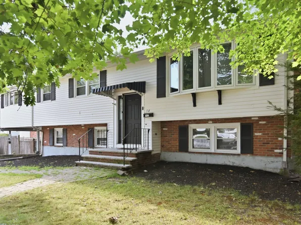 54 Michael Dr, Brockton, MA 02301