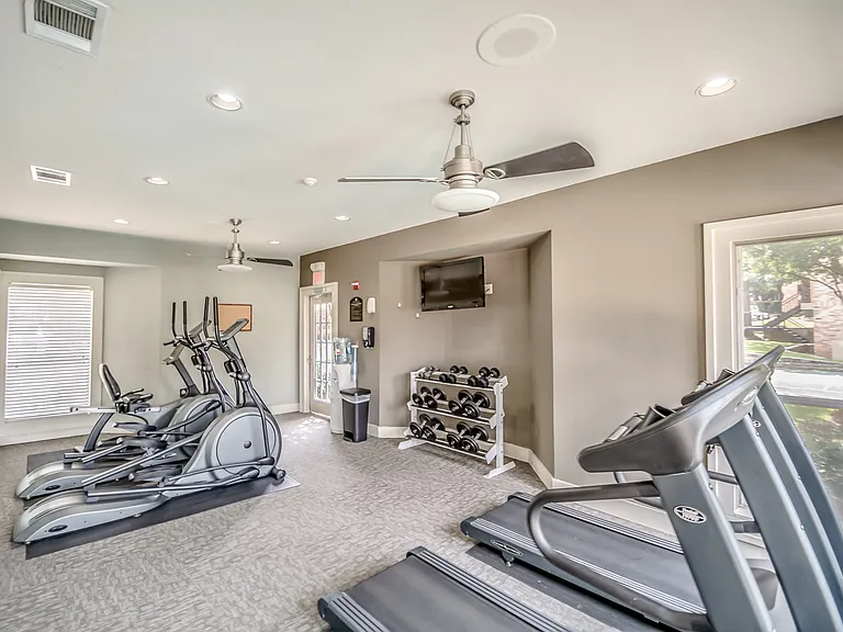 Woodchase Apartments — Photo 15