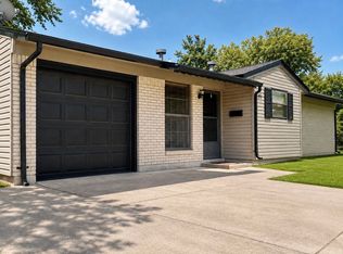 733 SW Sunnybrook Dr, Burleson, TX 76028