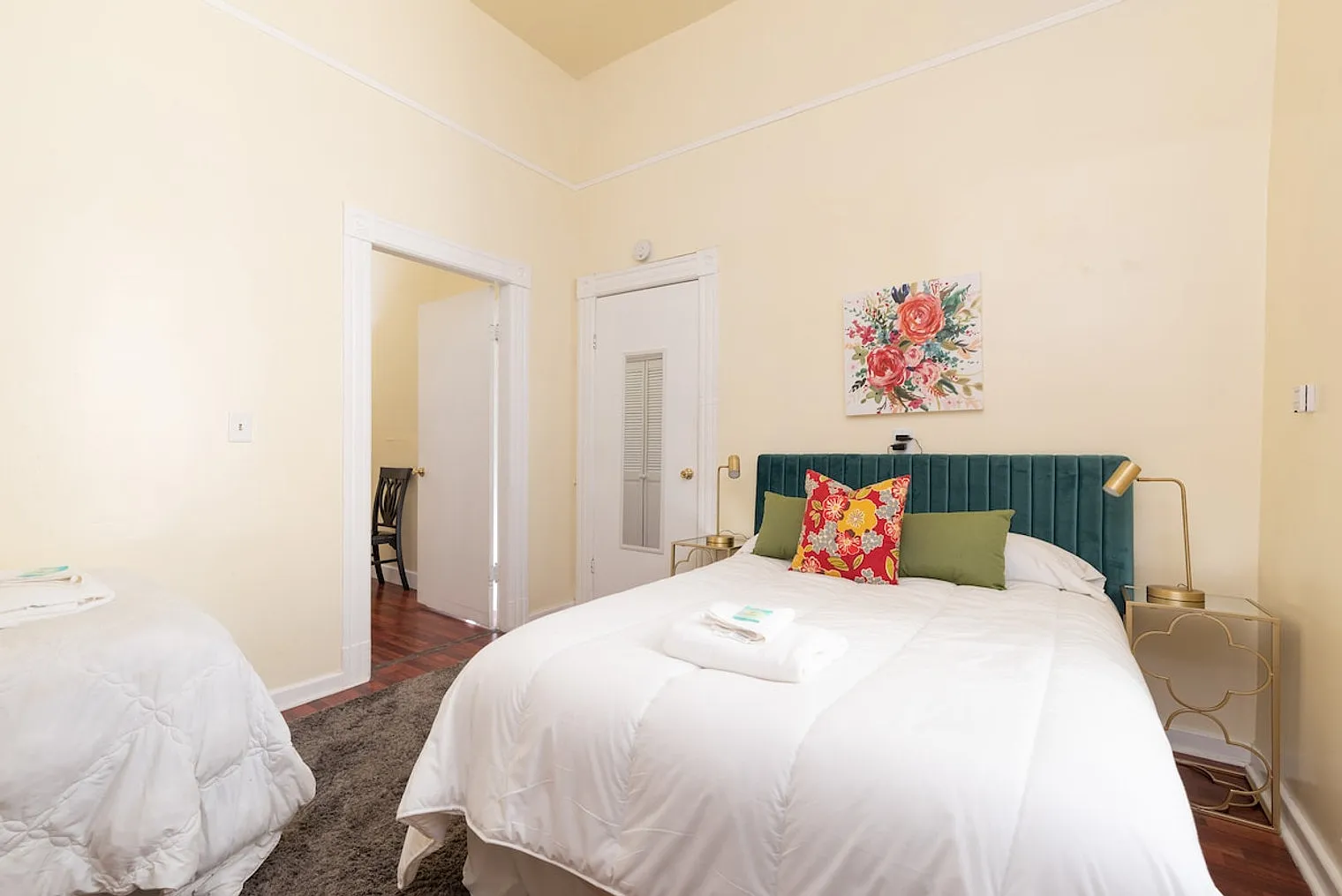2 bed, 1.0 bath, $4,367 — Photo 4