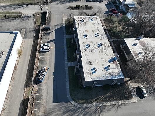 4th image of 3733 SW Plaza Dr