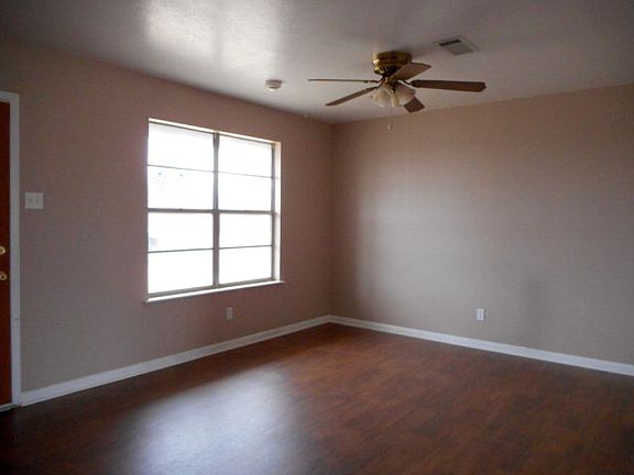 3rd image of 1000 Placer Ave