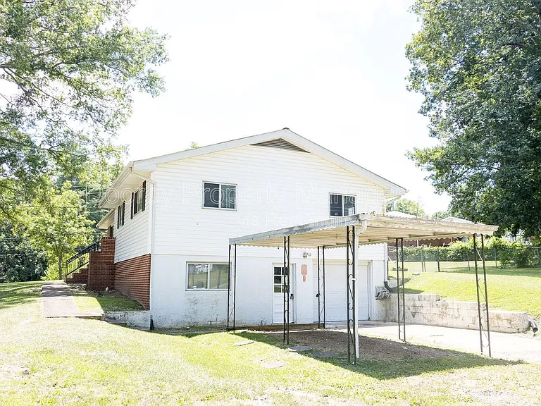1945 Barrett Dr — Photo 25