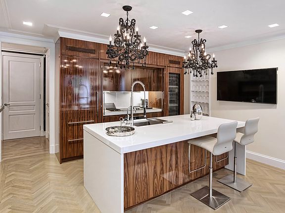 5th image of 465 Park Ave APT 7-E