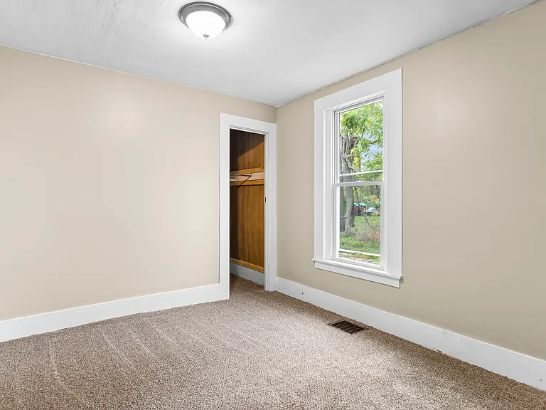 113 Barlow St #1 — Photo 12