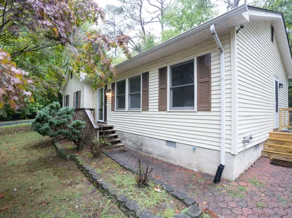 1086 San Angelo Dr, Lusby, MD 20657