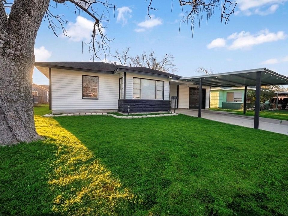 1st image of 2214 View St