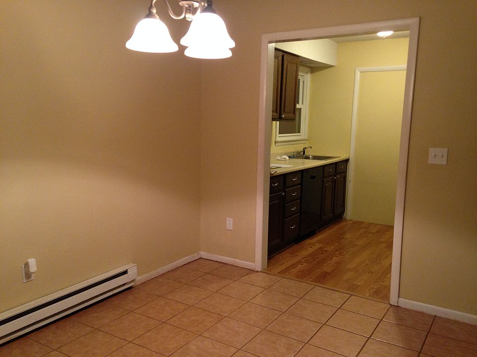 1st image of 6 Raymond Pl #3