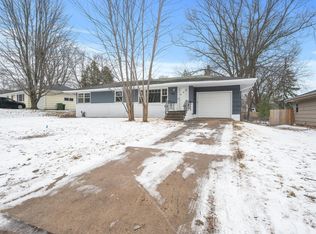 1002 Edgewater Ave, Shoreview, MN 55126