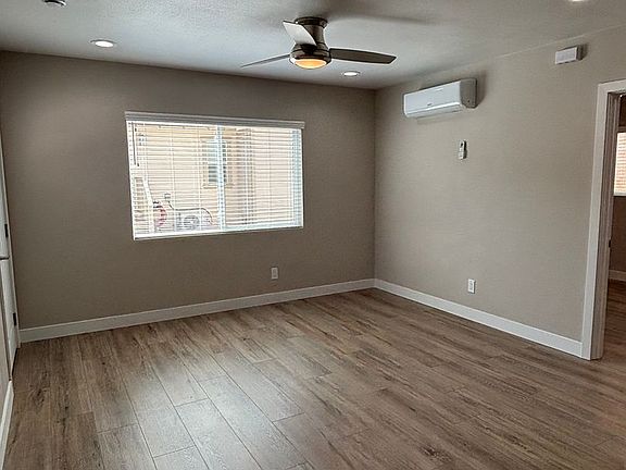 4th image of 2336 Pasadena Ave #1