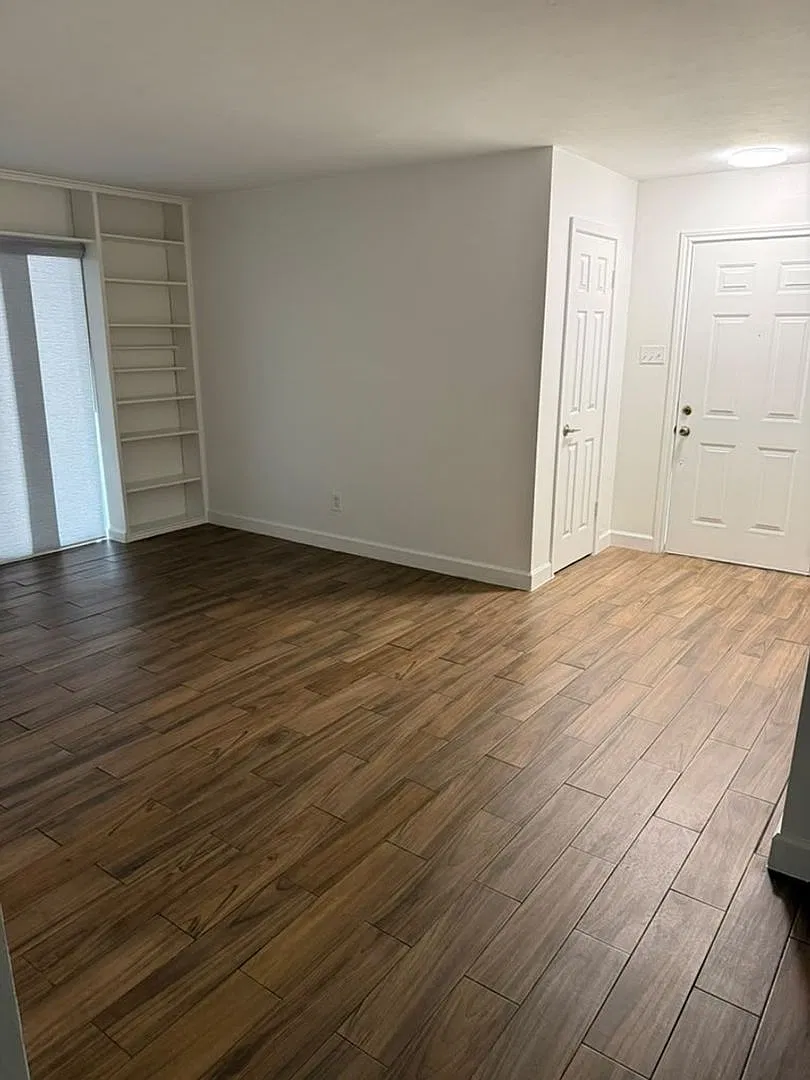 Charming 2BR Condo in Houston — Photo 2