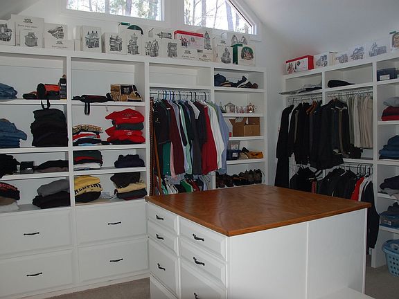 Unbelievable master closet
