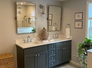 6 Mary Leal Ln, East Sandwich, MA 02537