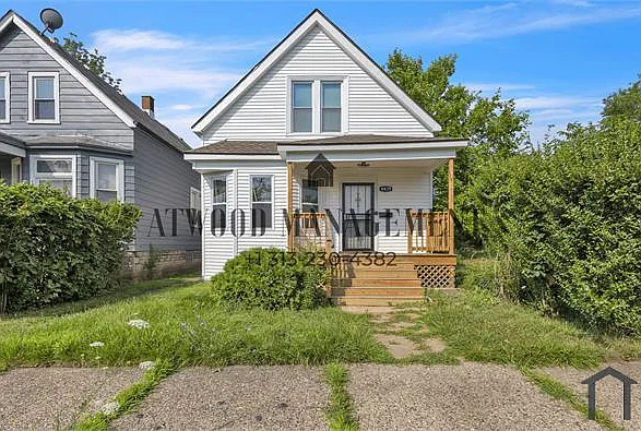 3 bed, 1000 sqft, $1,296 — Photo 1
