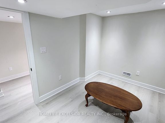 3rd image of 31 Baintree St #Basement