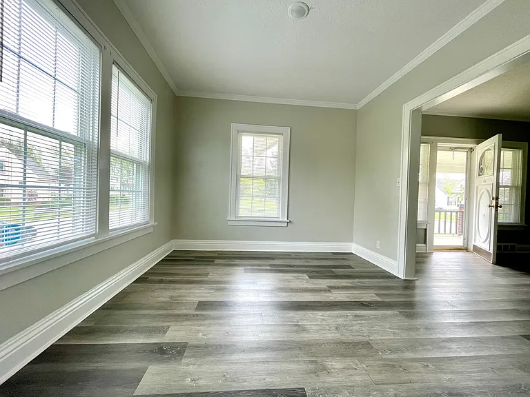 21491 Naumann Ave — Photo 2