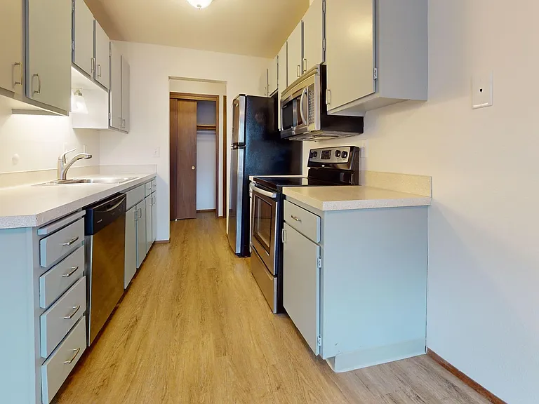 Greenwood Vista Apartments — Photo 2