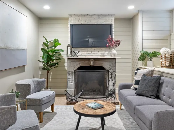 90 G St APT 1, South Boston, MA 02127
