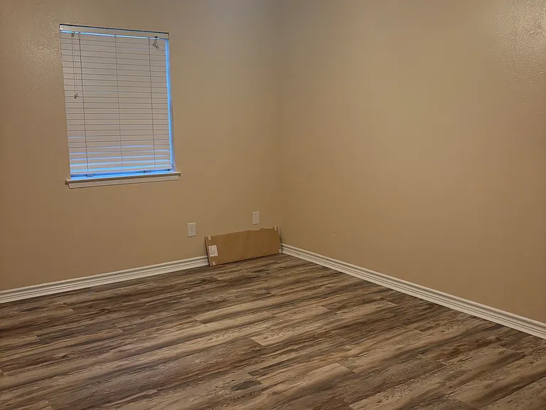 4111 Shawnee Cir — Photo 6