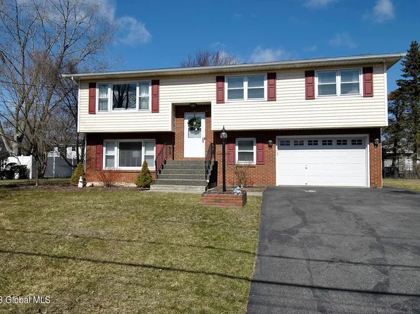 31 Peter Drive, Albany, NY 12205
