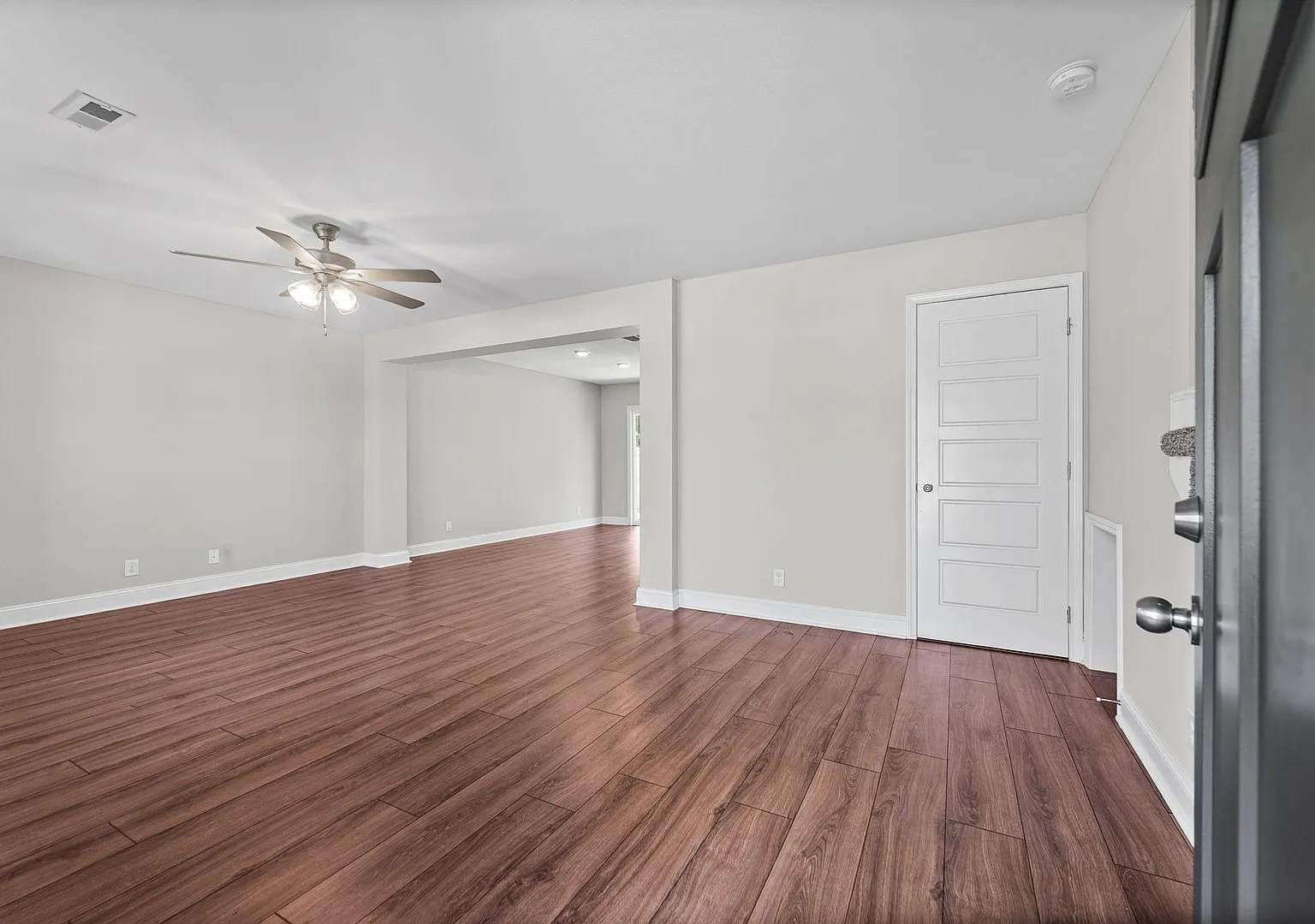 Pet Friendly 4 Bedroom — Photo 3