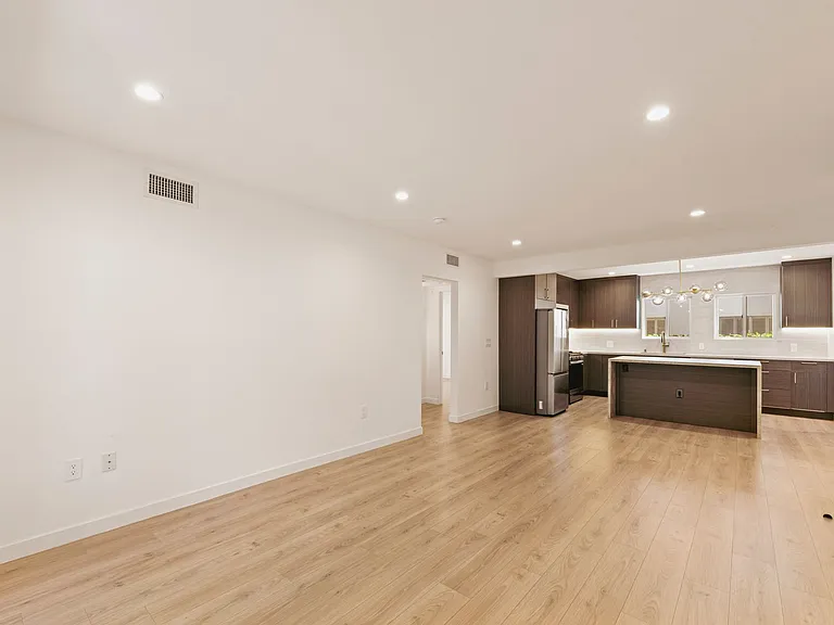 751 N Alfred St — Photo 7