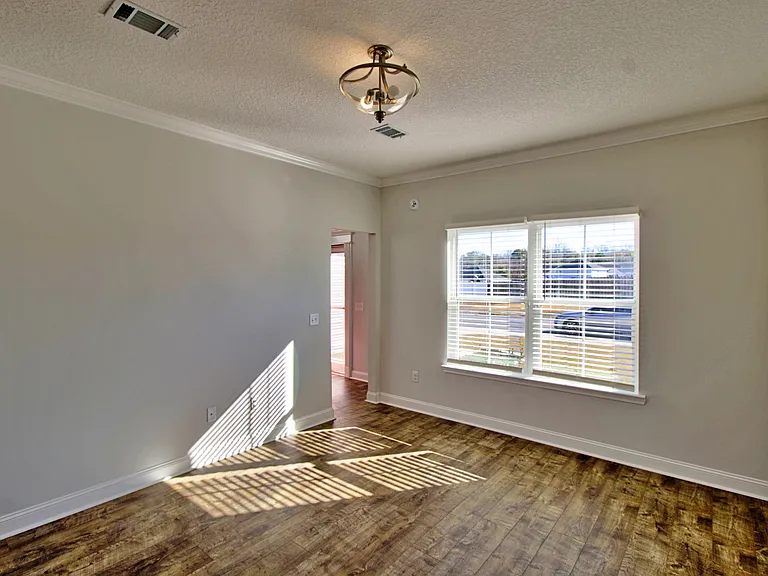 326 Fairview Cir — Photo 10