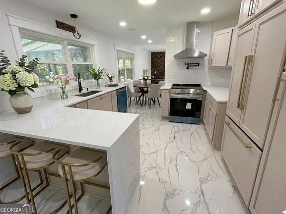 3rd image of 3763 Elkridge Dr