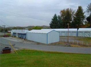 35 Lonnie Reecer Rd, Celina, TN 38551