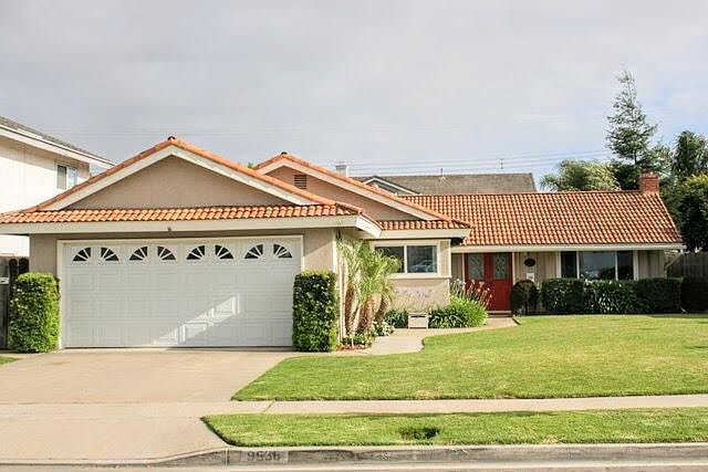 Updated 3-bedroom home for rent in a great Fountain Valley neighborhood. The home schools are California Distinguished Schools.